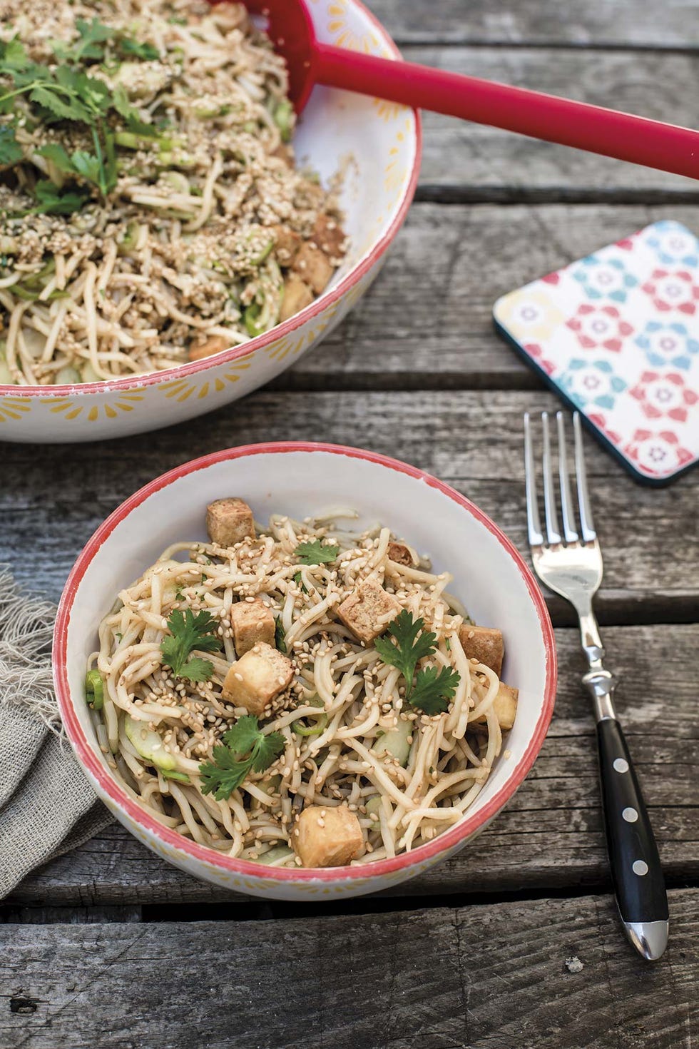 ensalada otsu con sésamo