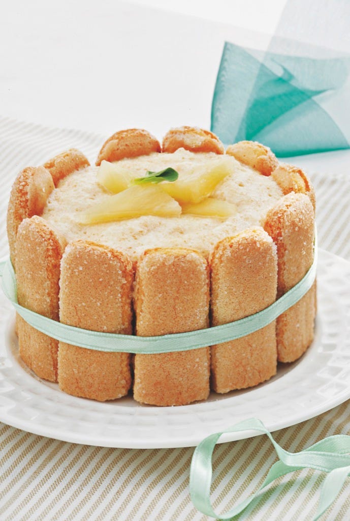 charlota de piña en almíbar
