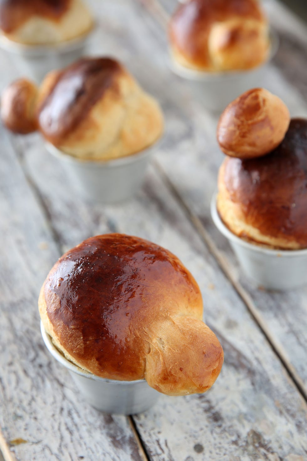 pequeños recipientes con brioche