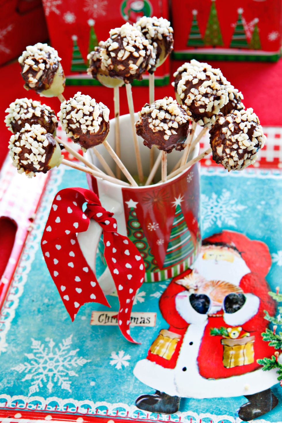 piruletas de uva con chocolate