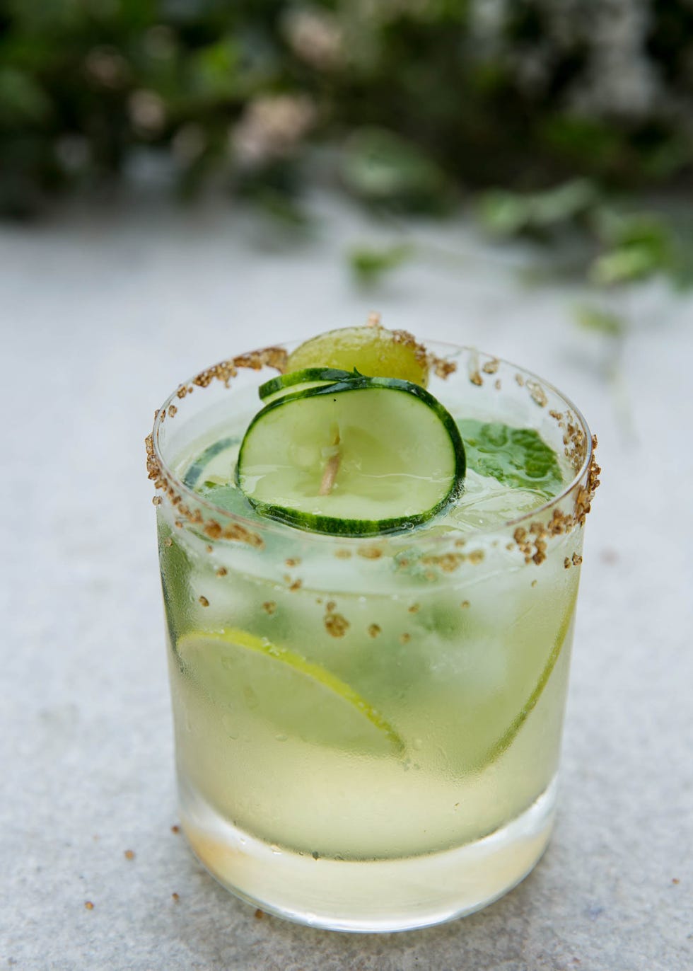 cóctel de ginebra y pepino