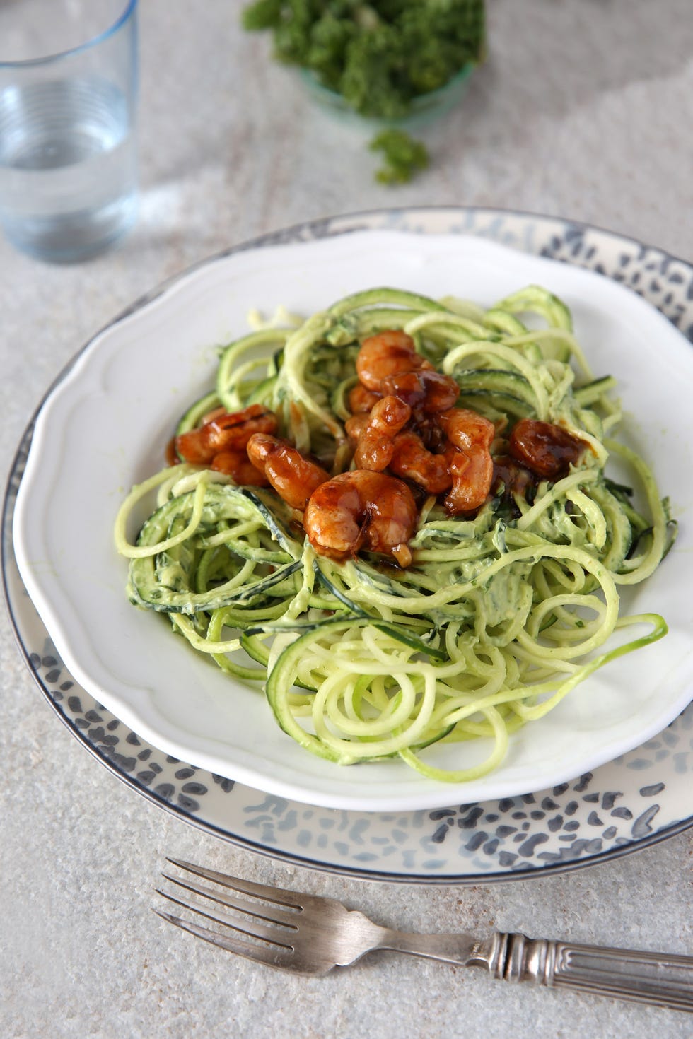 espaguetis de calabacin con pesto