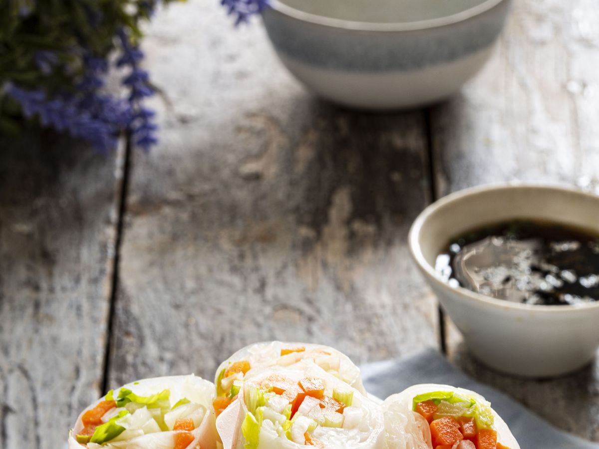 Saludables rollitos de arroz con verduras crudas, ¡estilo oriental! (solo  10 minutos)