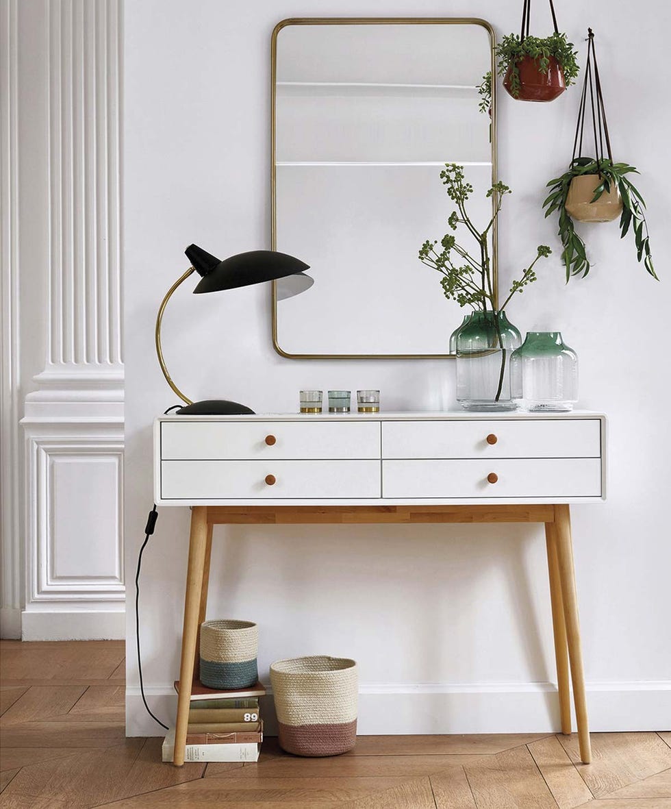 5 cambios de decoración para dar personalidad a una casa: recibidor despejado