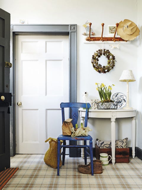 recibidor en blanco y azul, estilo british
