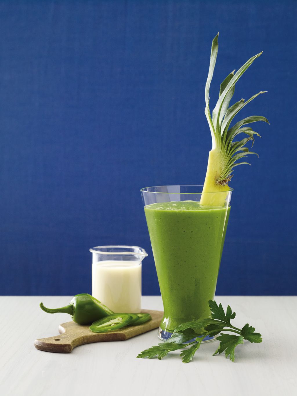 Green, Drink, Liquid, Juice, Tableware, Vegetable juice, Ingredient, Health shake, Drinking straw, Smoothie, 