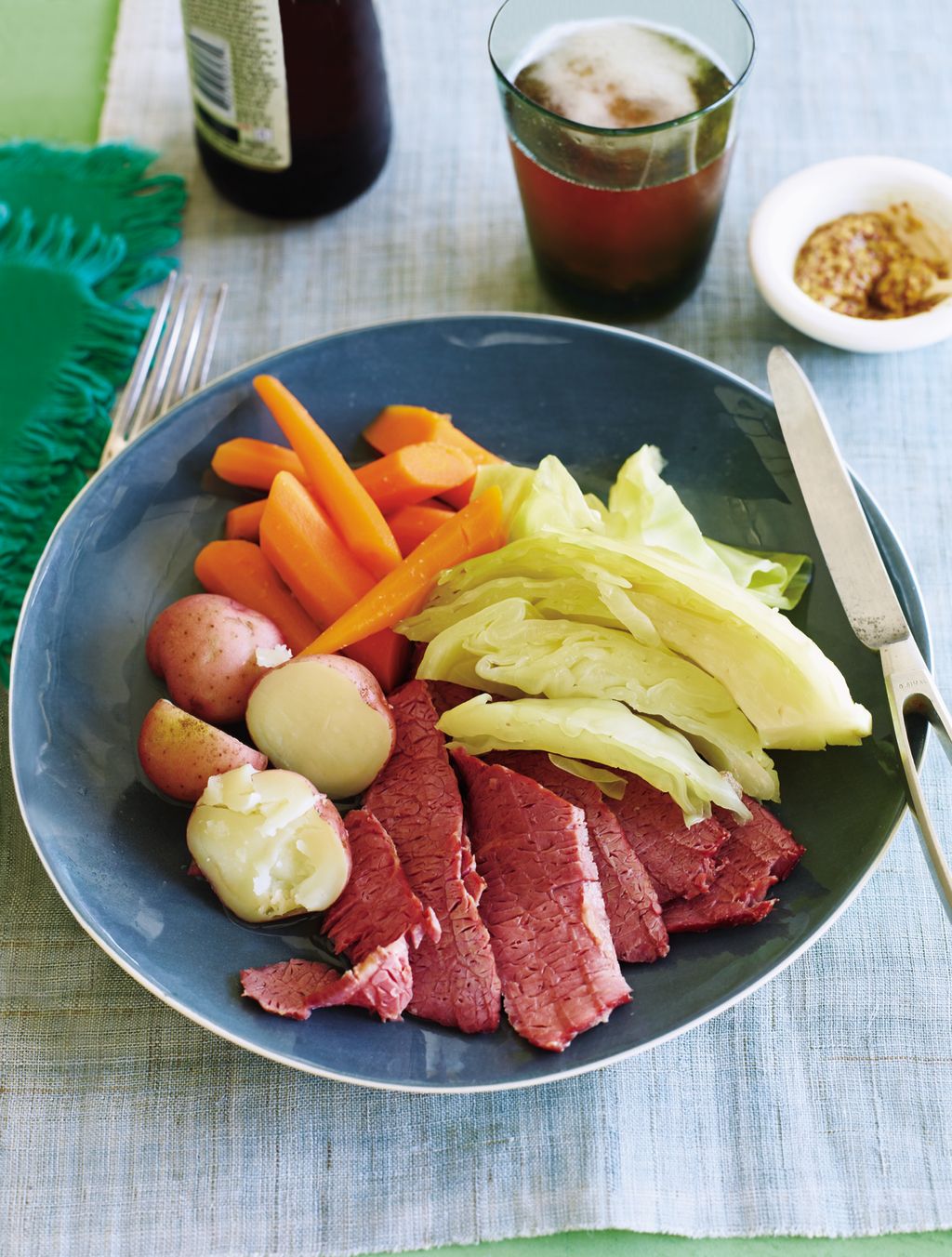 Food, Dishware, Meal, Tableware, Ingredient, Beef, Cuisine, Root vegetable, Carrot, Plate, 