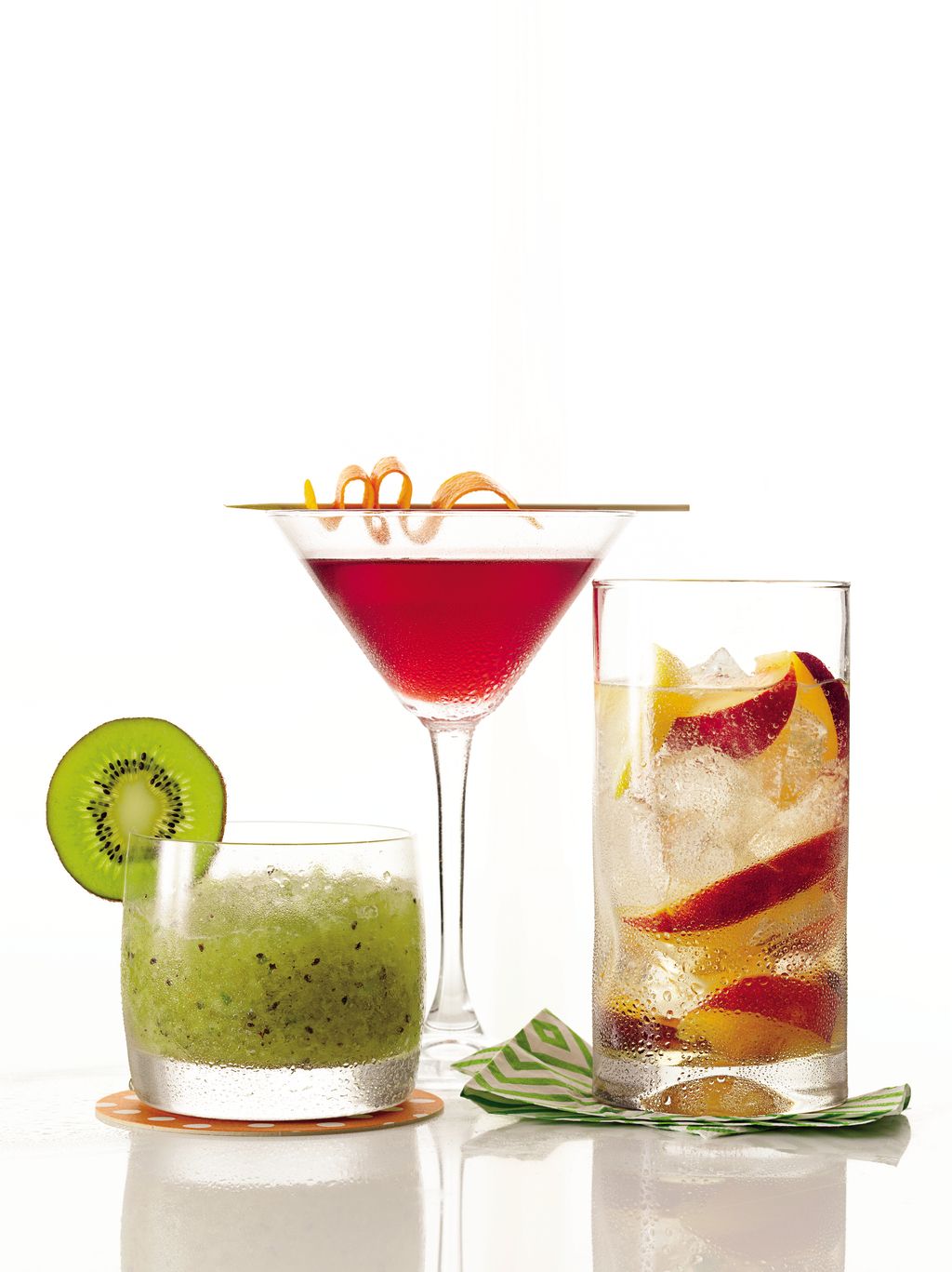 Liquid, Drink, Drinkware, Alcoholic beverage, Fluid, Classic cocktail, Ingredient, Tableware, Glass, Cocktail, 