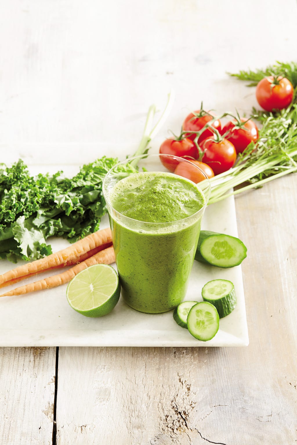 Tomato-Kale Gazpacho Smoothie Recipe - Spicy Green Smoothie