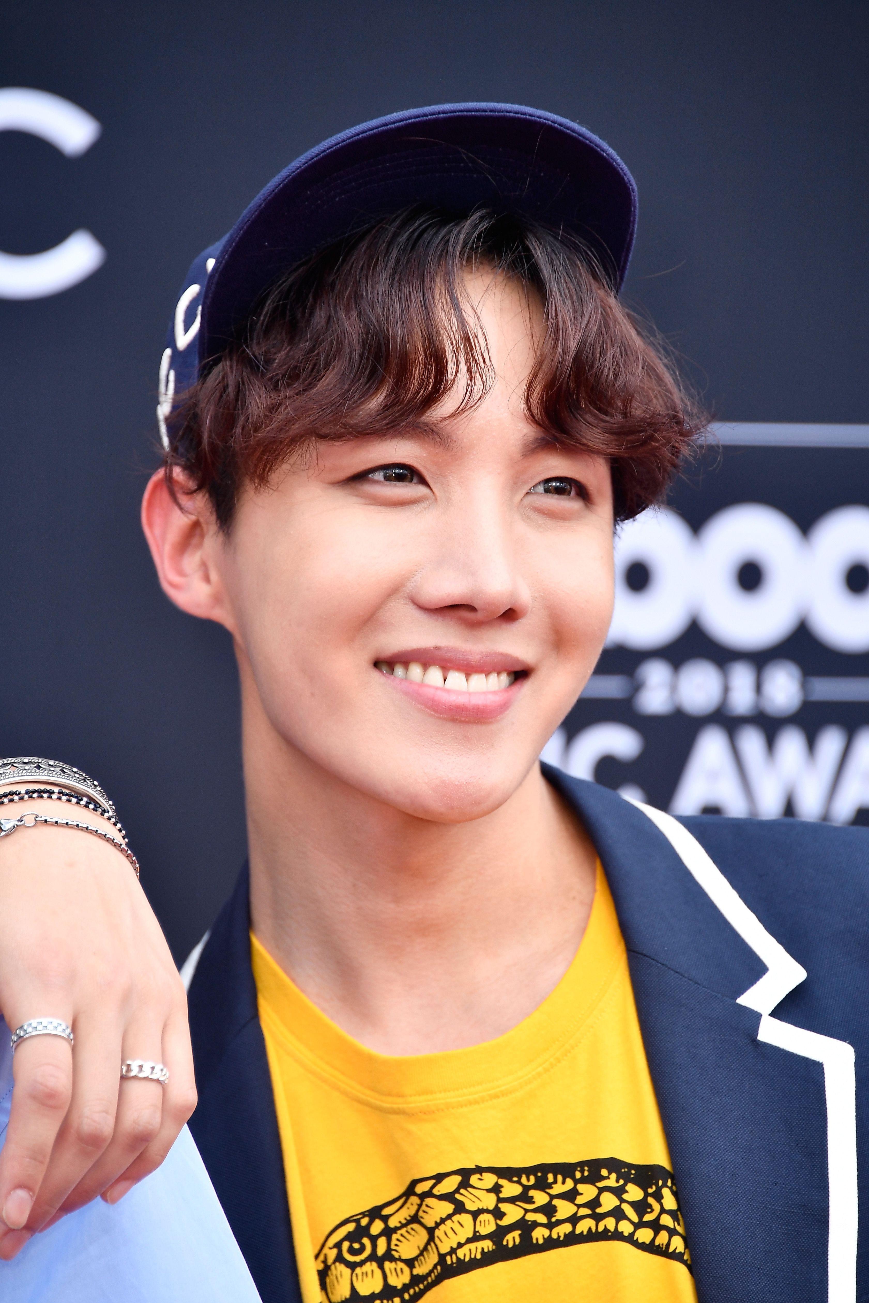 BTSの三男ラッパー、J-HOPE（ホソク）の華麗なる成長アルバム