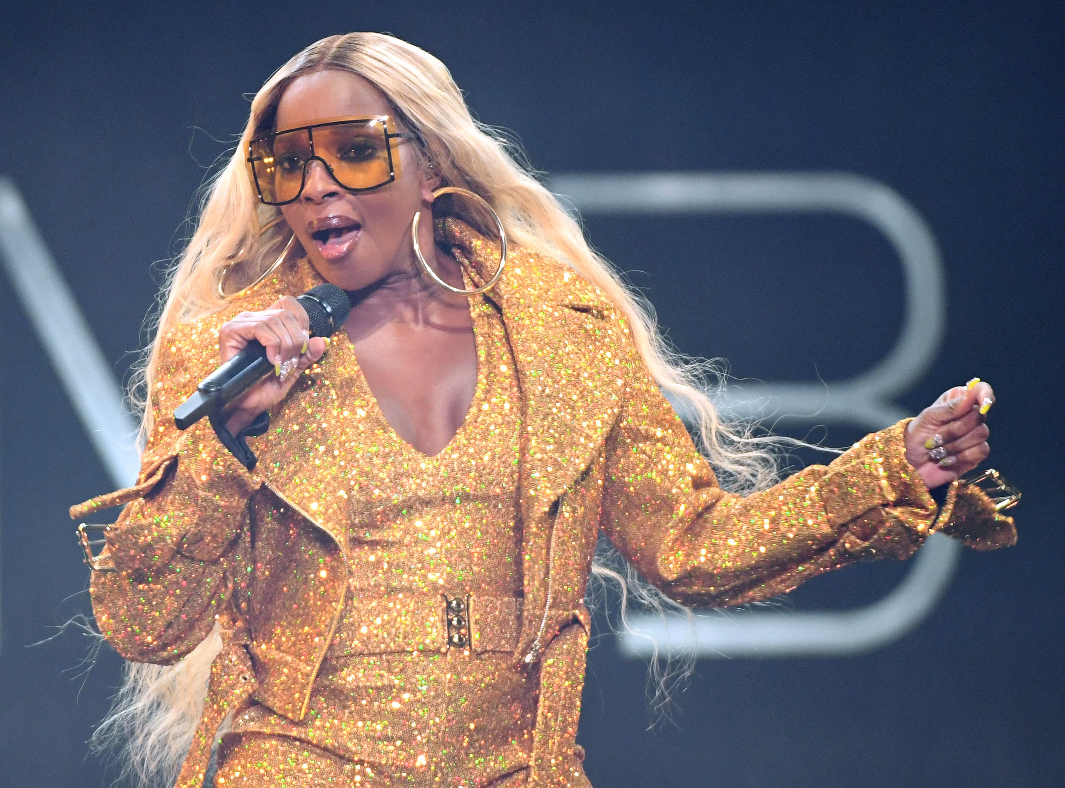 Mary J. Blige's Super Bowl Beauty 2022: All the Details Behind Her