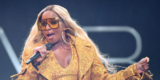 Mary J Blige Net Worth 2023: Music Career Earnings, Super Bowl Halftime  Show Salary – StyleCaster