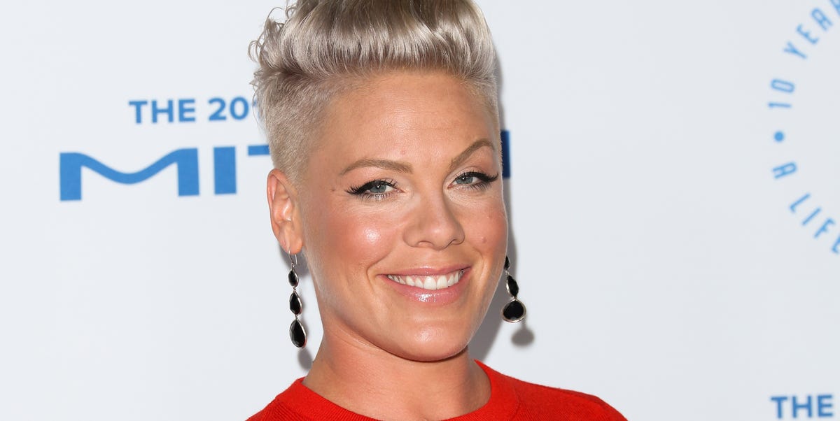 Watch Pink Flaunt Her Sculpted Abs In A Cut-Out Top In Her New Music Video Watch Pink Flaunt Her Sculpted Abs In A Cut-Out Top In Her New Music Video