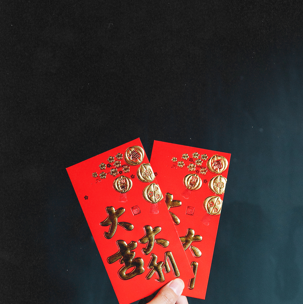 chinese new year traditions red envelope
