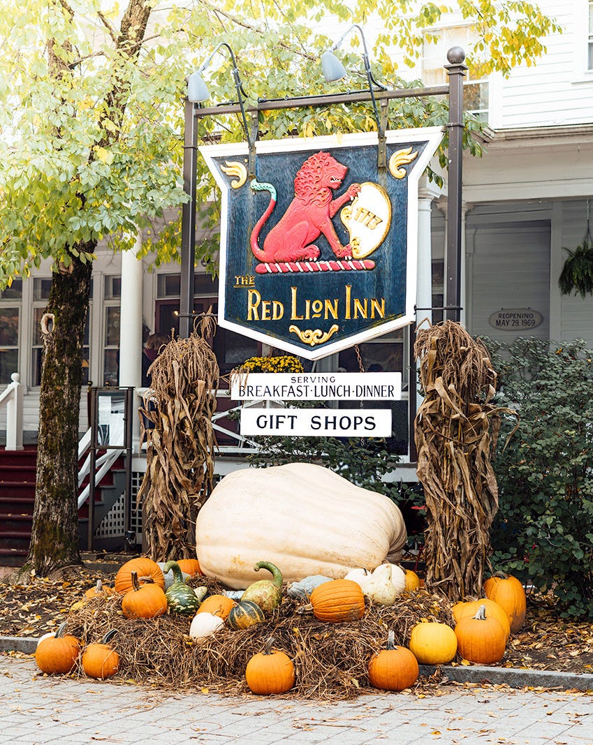 red lion inn sign