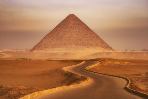 red pyramid of dahshur