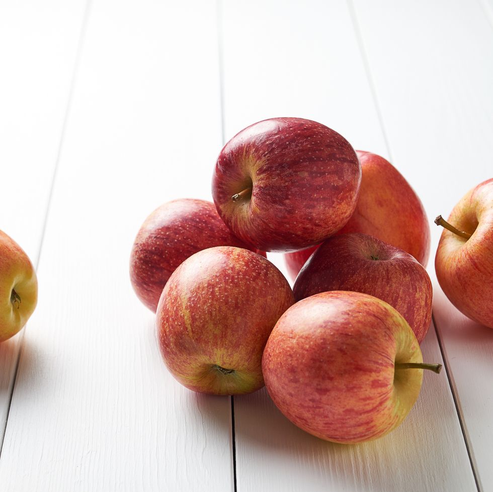 Fresh Pink Lady Apples (Box of 16 Apples) : Everything Else 