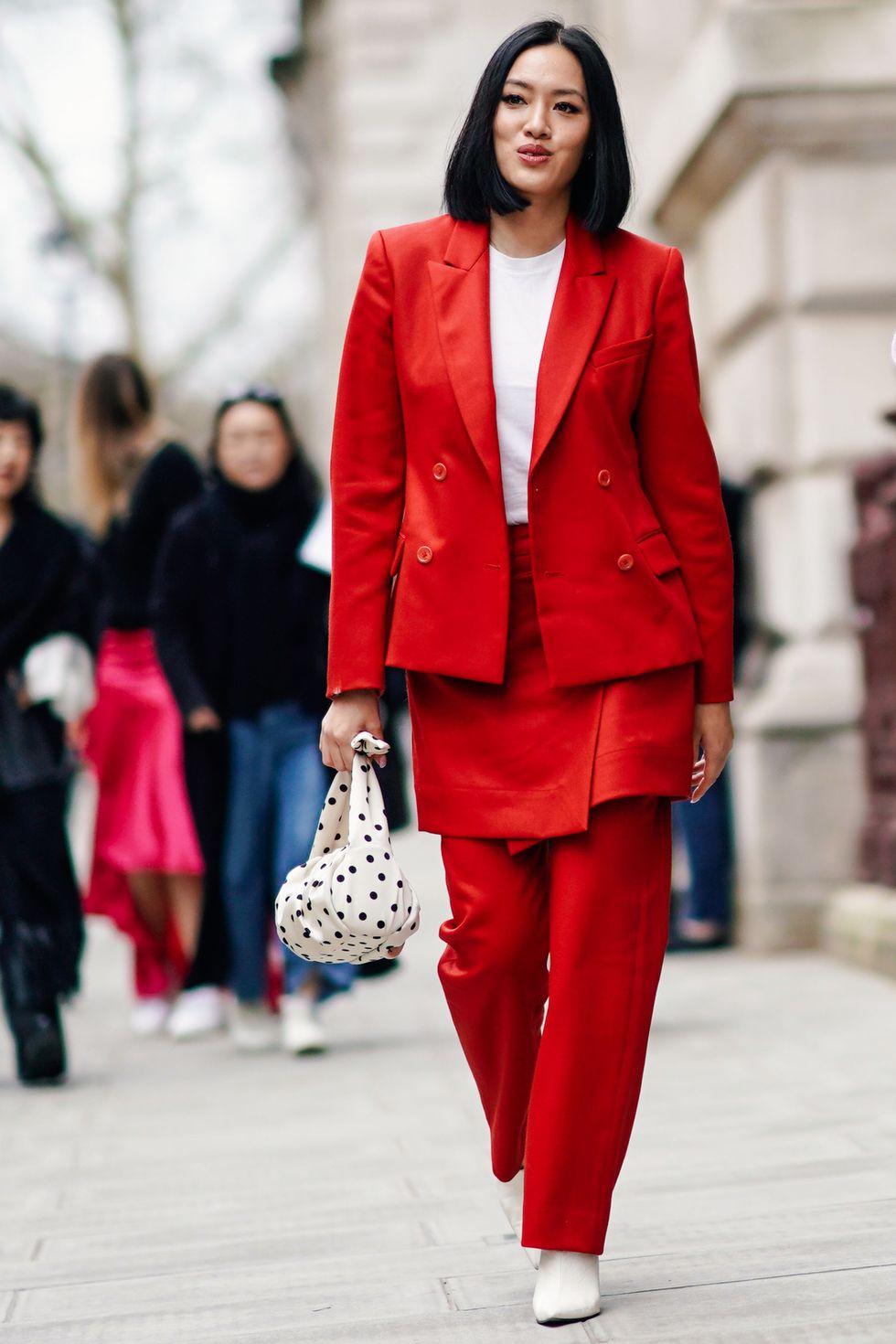 Remission Fantasi Fantasifulde Trend watch: red trouser suits