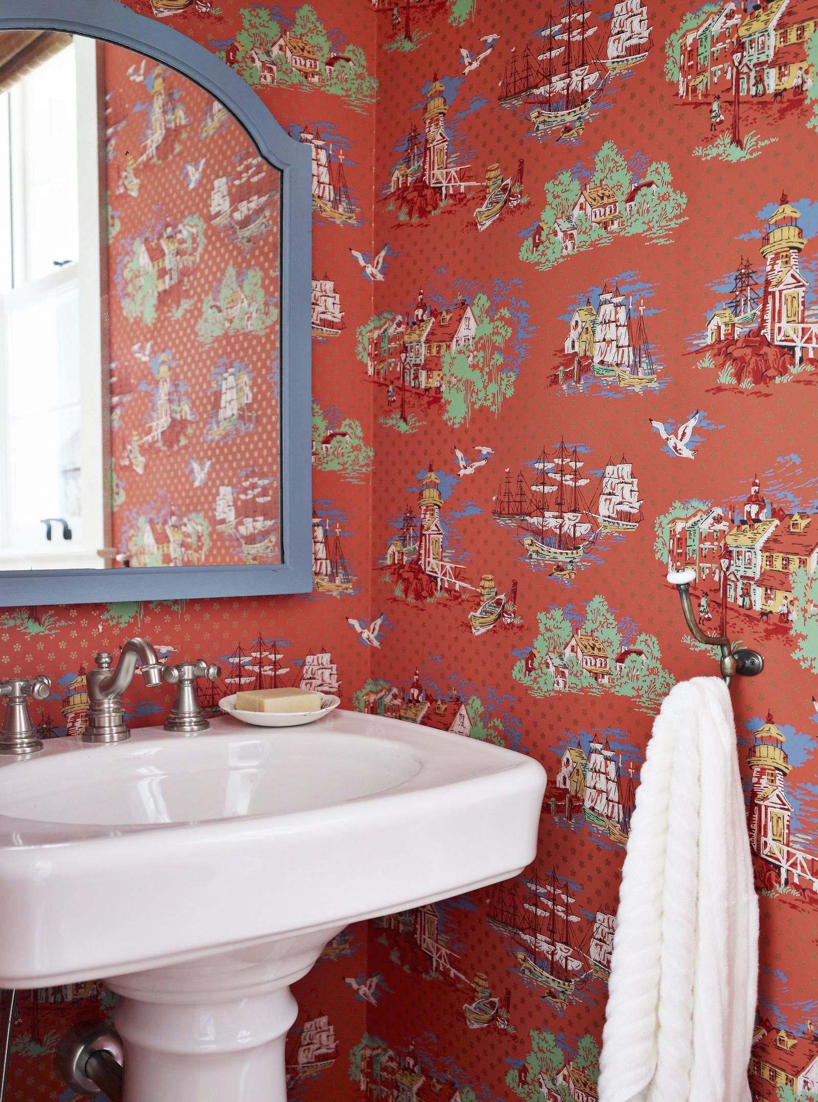 Floral Wallpaper for a Beautiful Bathroom Hannahs Treasures Vintage  Wallpaper Blog