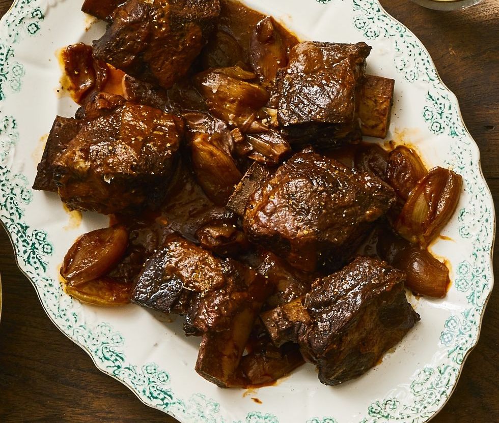 Red Wine-and Shallot-Braised Short Ribs