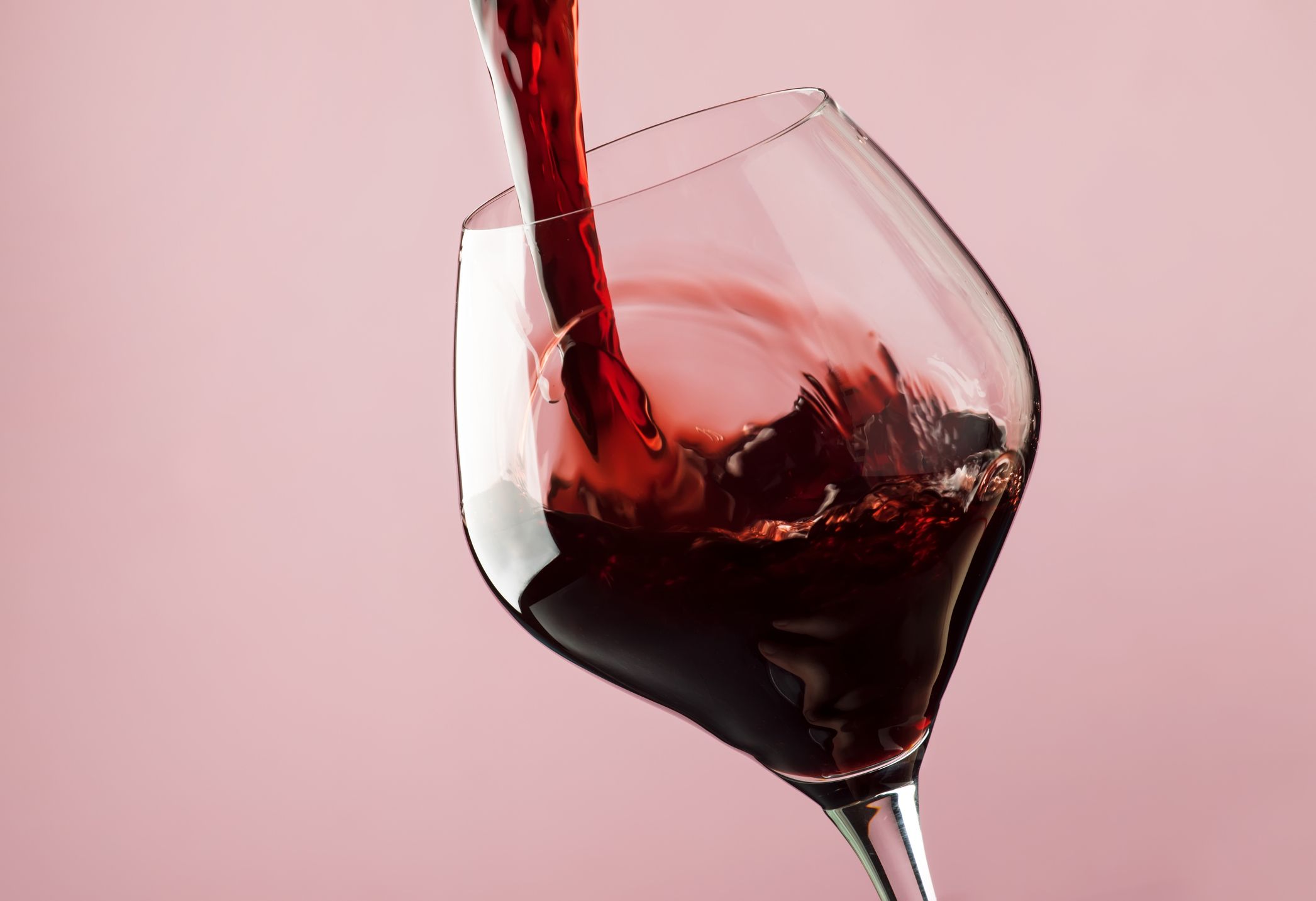 5 Red Wine Health Benefits - Why to Drink Red Wine