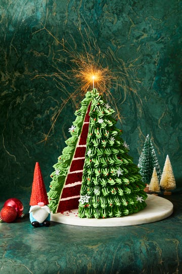 red velvet christmas tree cake