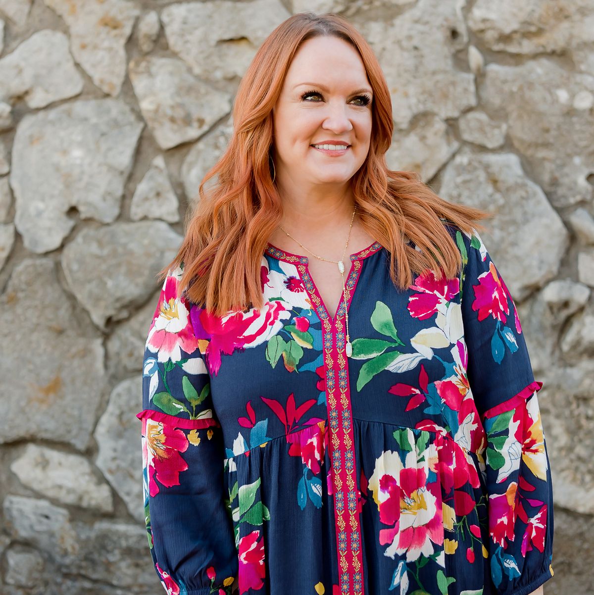 https://hips.hearstapps.com/hmg-prod/images/ree-drummond-blouse-1606756204.jpeg?crop=1.00xw:0.751xh;0,0.0120xh&resize=1200:*