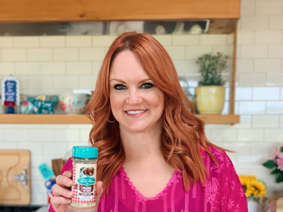 https://hips.hearstapps.com/hmg-prod/images/ree-drummond-the-pioneer-woman-seasonings-line-1612892035.jpeg?crop=1xw:0.5625xh;center,top&resize=1200:*
