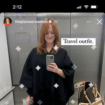 ree drummond's comfy and cute travel outfit