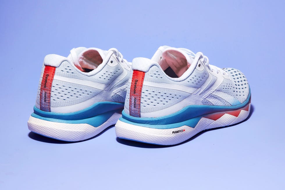 Shoe, Footwear, White, Product, Walking shoe, Outdoor shoe, Sportswear, Tennis shoe, Sneakers, Running shoe, 