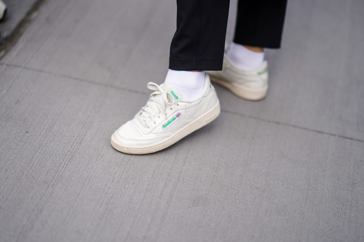 Los mejores sneakers blancos para hombre que todos deberían tener