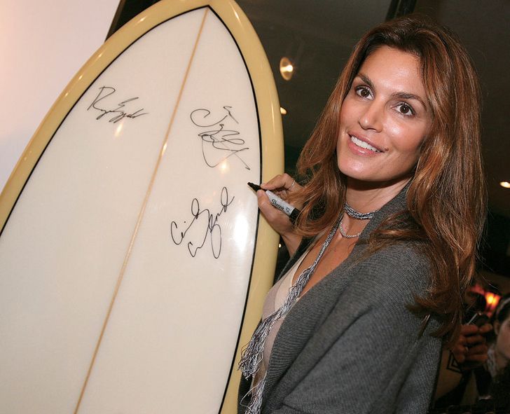 malibu, ca october 04 cindy crawford attends the john varvatos store opening in malibu on october 4, 2008 in malibu, california photo by angela weissgetty images