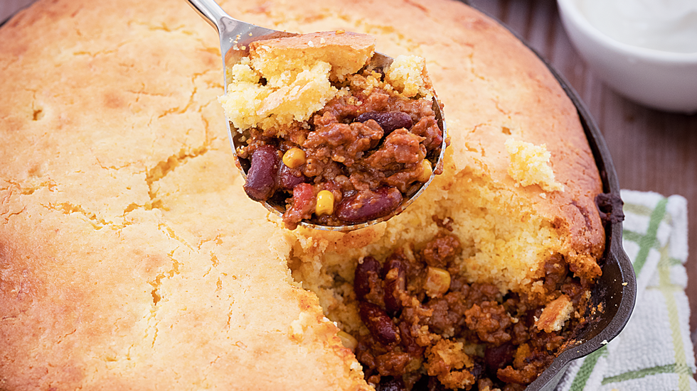 reese witherspoon's corn bread chili pie