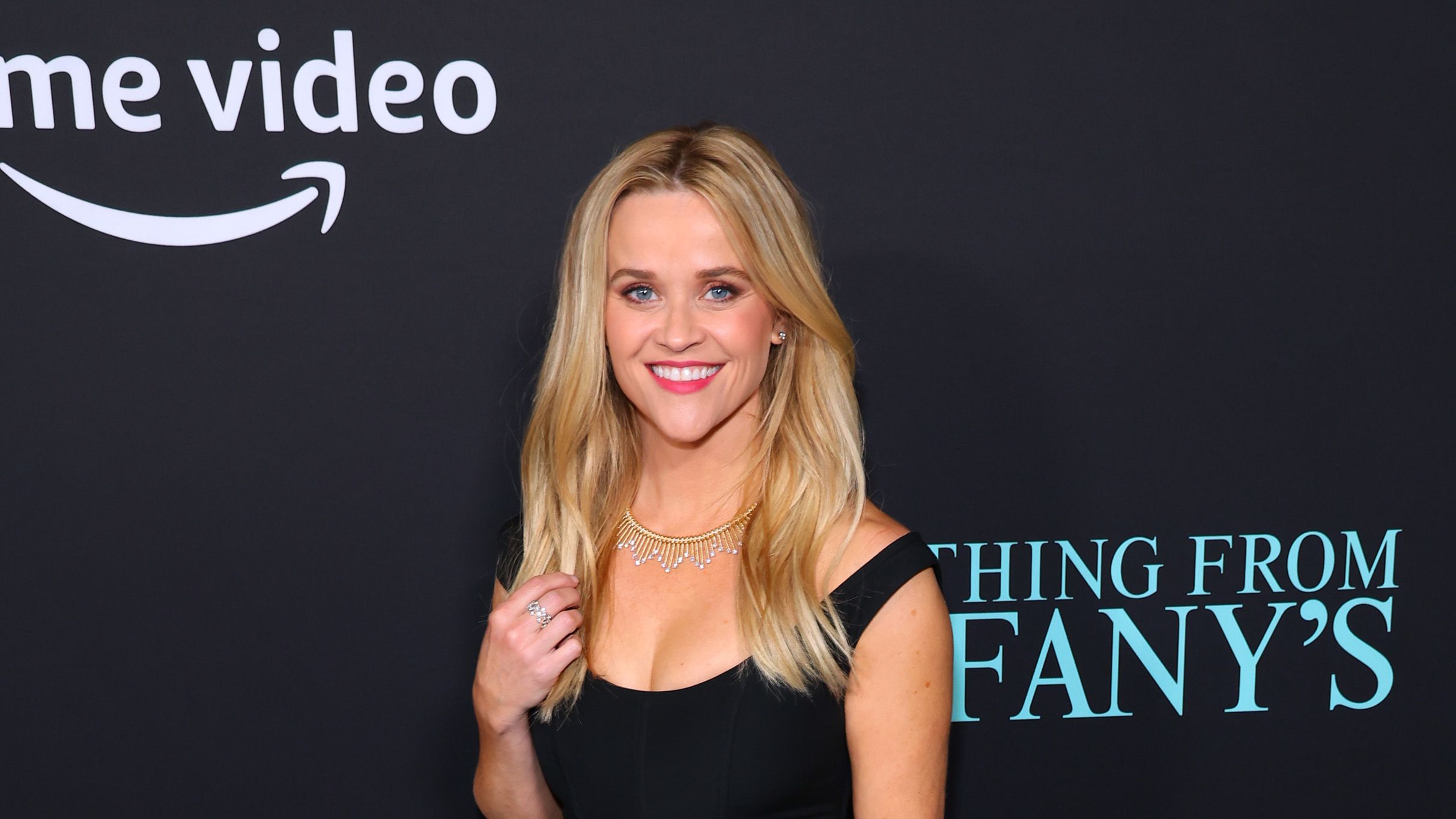 2424px x 1364px - Reese Witherspoon Has Strong Legs In A Skirt And Heels In IG Pics