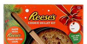 https://hips.hearstapps.com/hmg-prod/images/reeses-cookie-skillet-kit-1604674328.jpg?crop=1.00xw:0.502xh;0,0.112xh&resize=300:*
