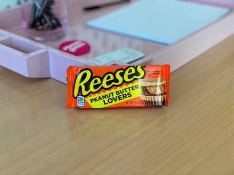 Reese's Peanut Butter Lovers Cup Review — Taste Testing Reese's Peanut ...