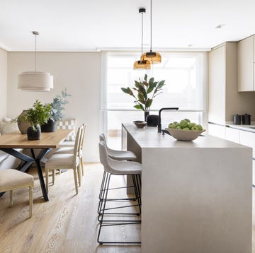 Cocina con isla central y comedor cocina con isla central y comedor