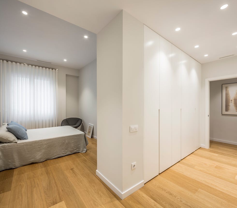 dormitorio con vestidor integrado