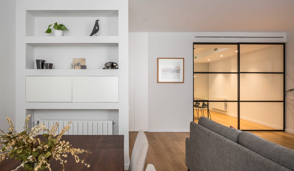 salón comedor de diseño moderno en tonos neutros