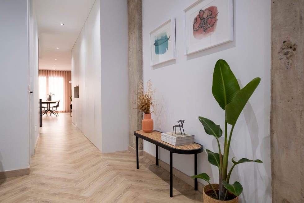 Pasillo que conecta el comedor con el dormitorio principal