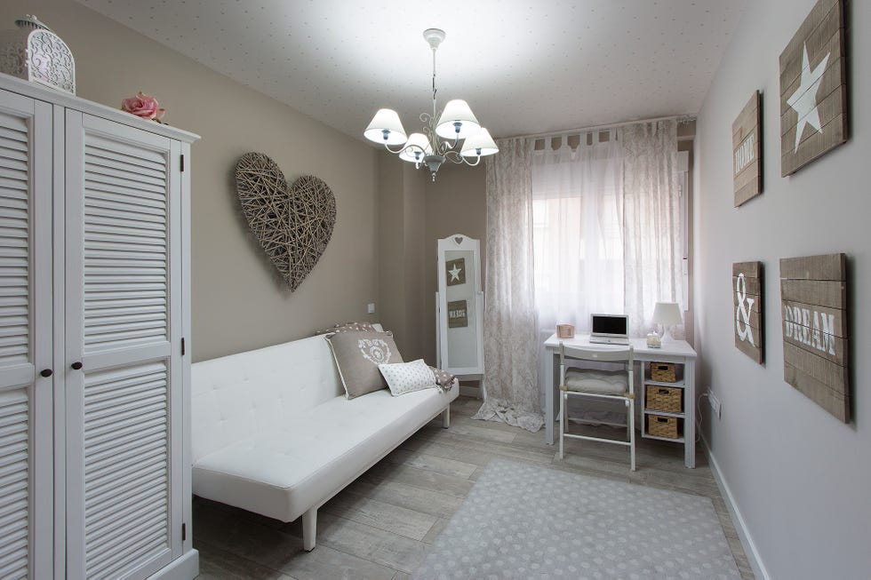 Piso decorado con estilo romántico en Calahorra
