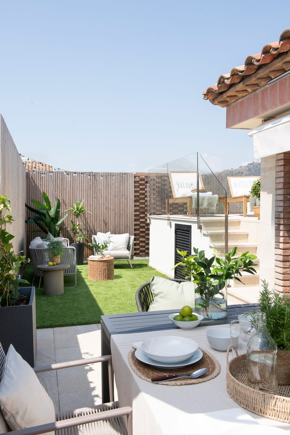 terraza con muebles de exterior