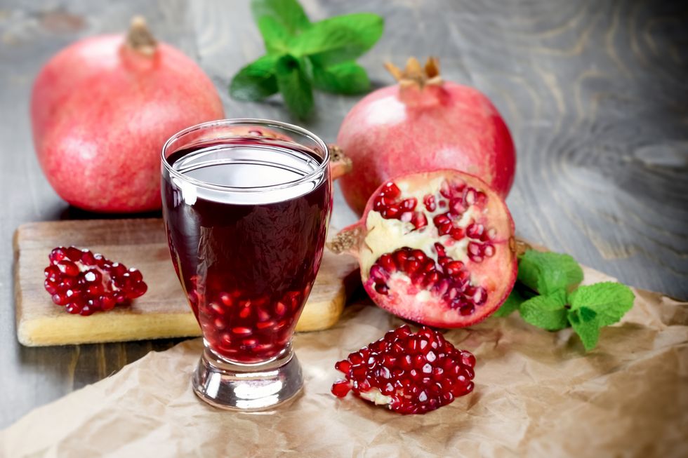 refreshing and healthy pomegranate juice what to eat after gym