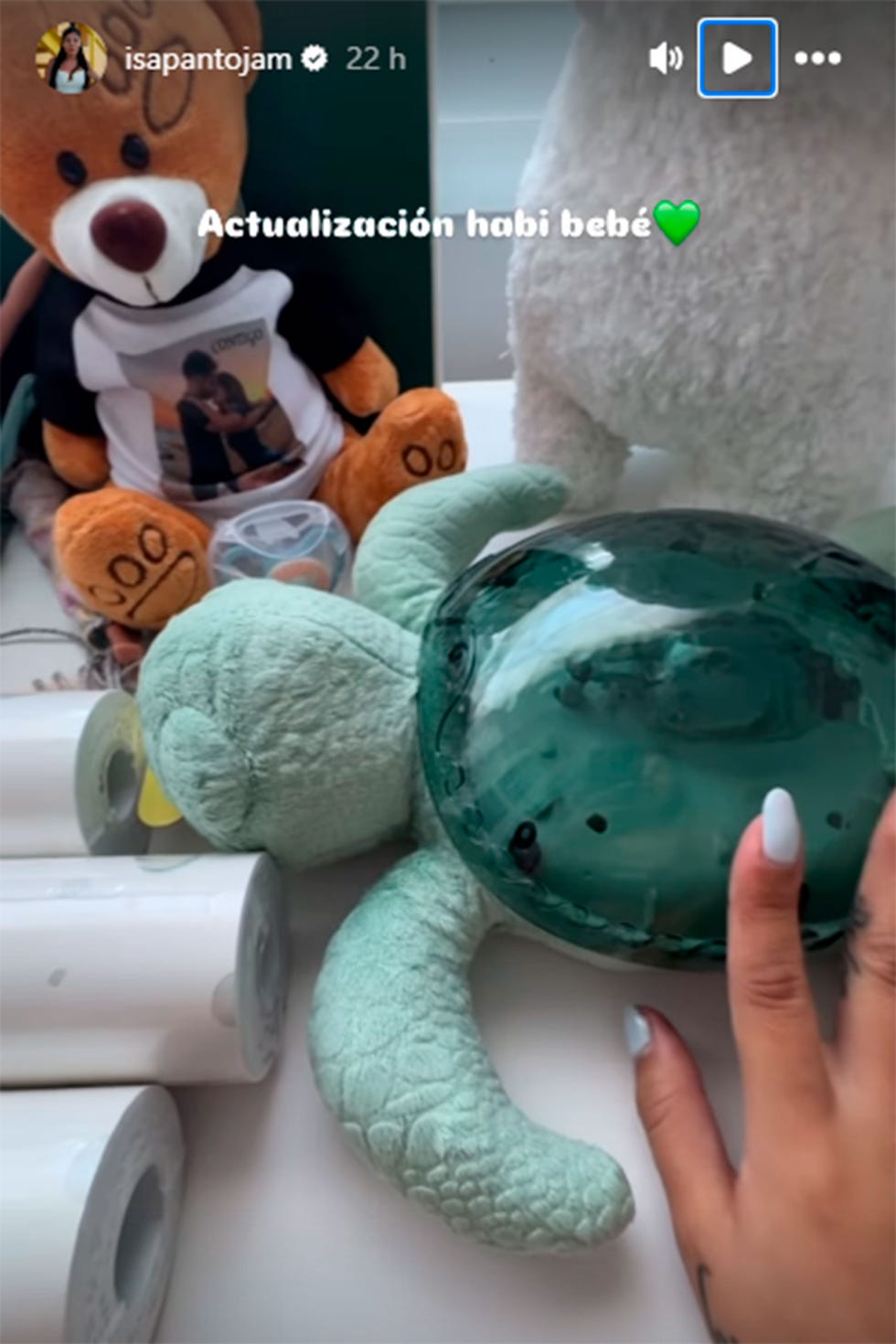 isa pantoja muestra la habitacion de su hijo