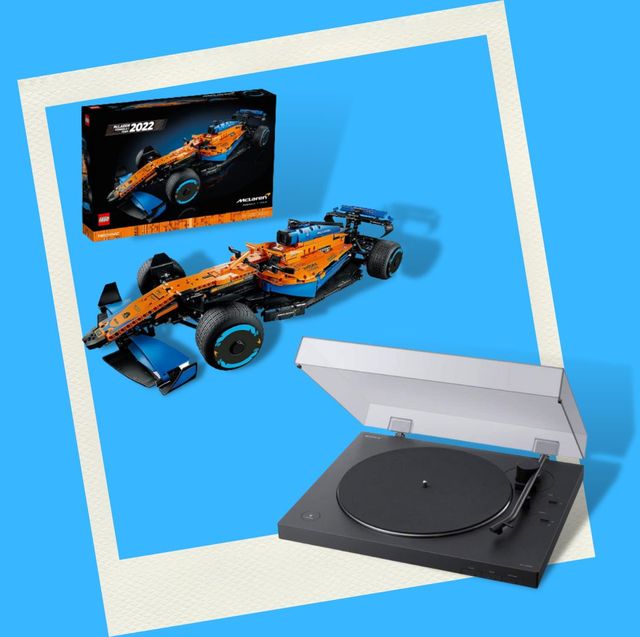 coche de carreras de fórmula 1 de lego y tocadiscos sony con bluetooth
