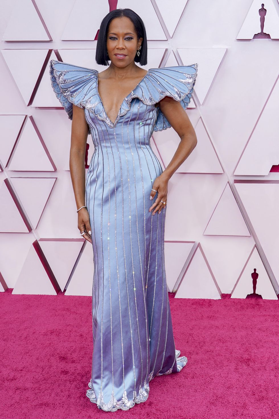 regina king in louis vuitton at the oscars in 2021