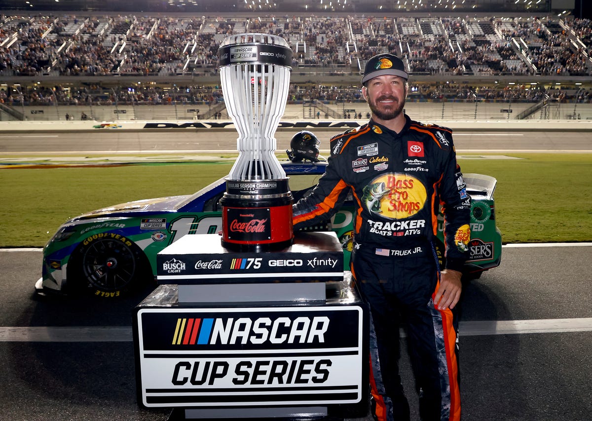 Martin Truex Jr. Wins NASCAR Cup Regular Season Title, Still Seeded Second  for Playoffs