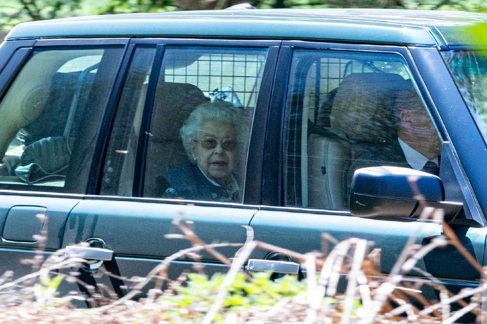 la reina isabel ii de inglaterra viaja a su finca sandringham para celebrar su 96 cumplea√ëos en privado