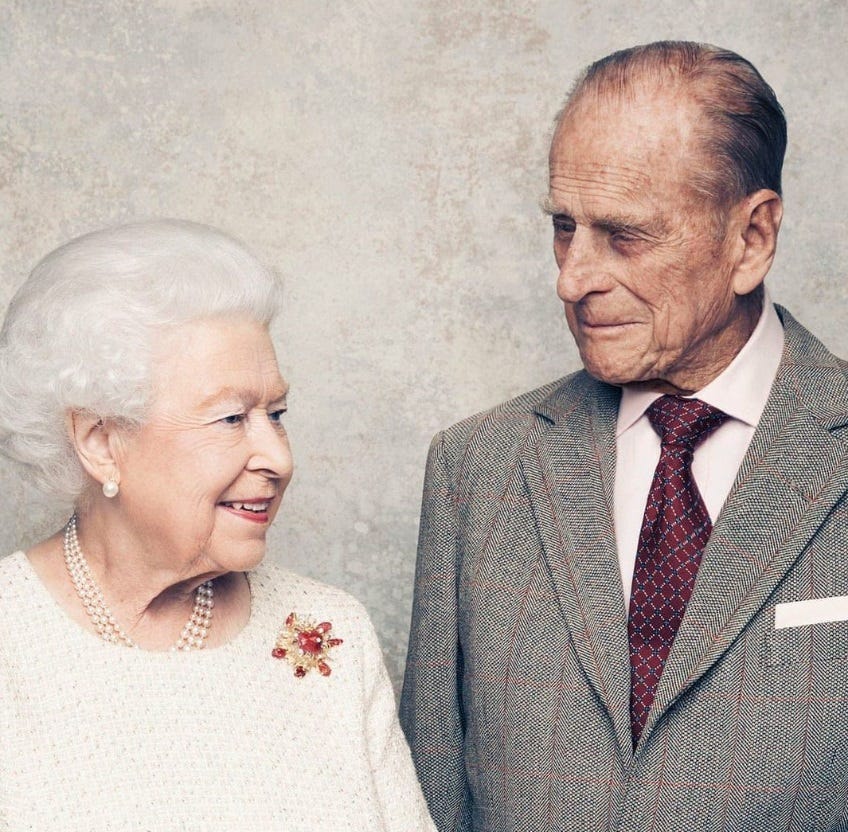 la reina isabel ii y felipe de edimburgo durante la celebración de sus bodas de platino