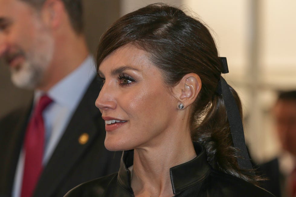 reina letizia con una coleta